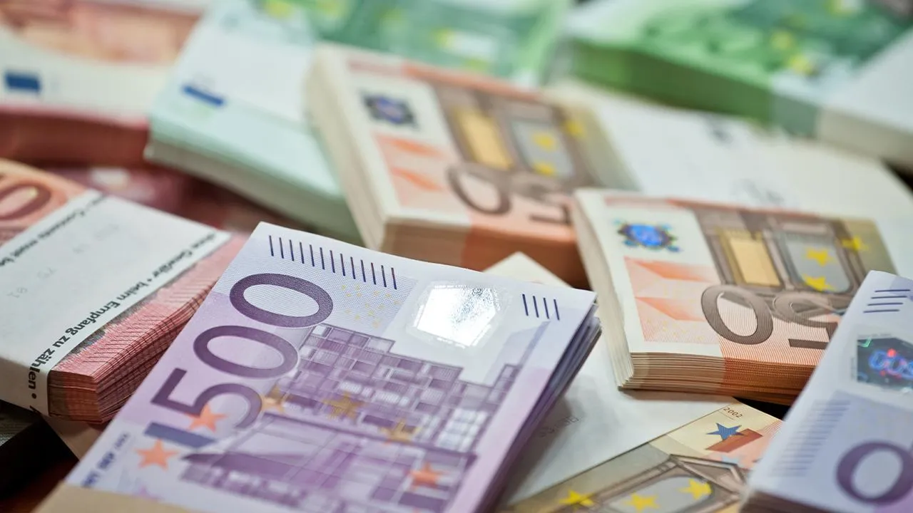 Bir ülke daha euroya geçecek! Tarihi açıkladılar