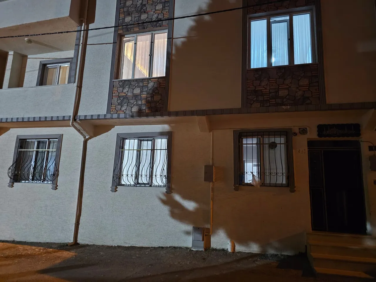 Bursa'da korkunç saldırı! Genç kadını sokak ortasında darbettiler