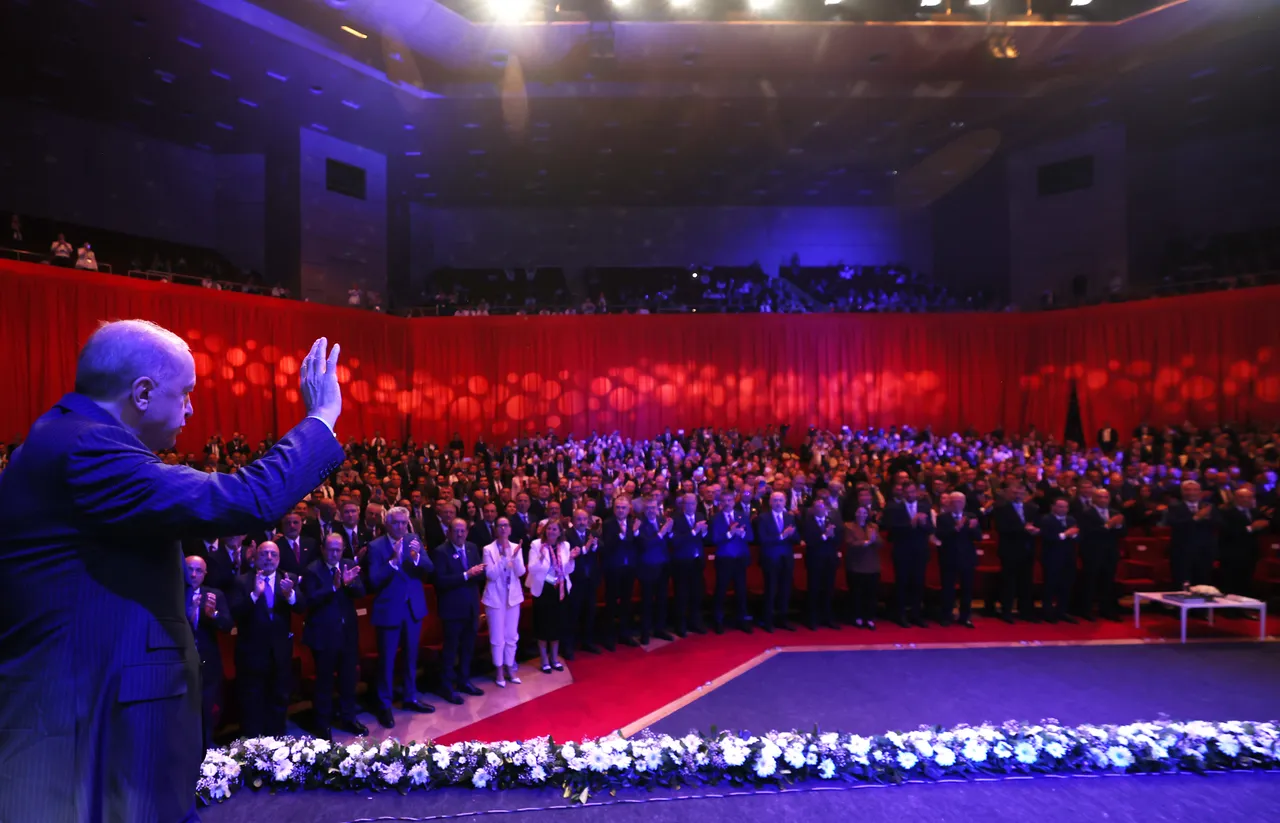 Cumhurbaşkanı Erdoğan ihracatçılara müjde! 5 milyar liraya yükseltildi