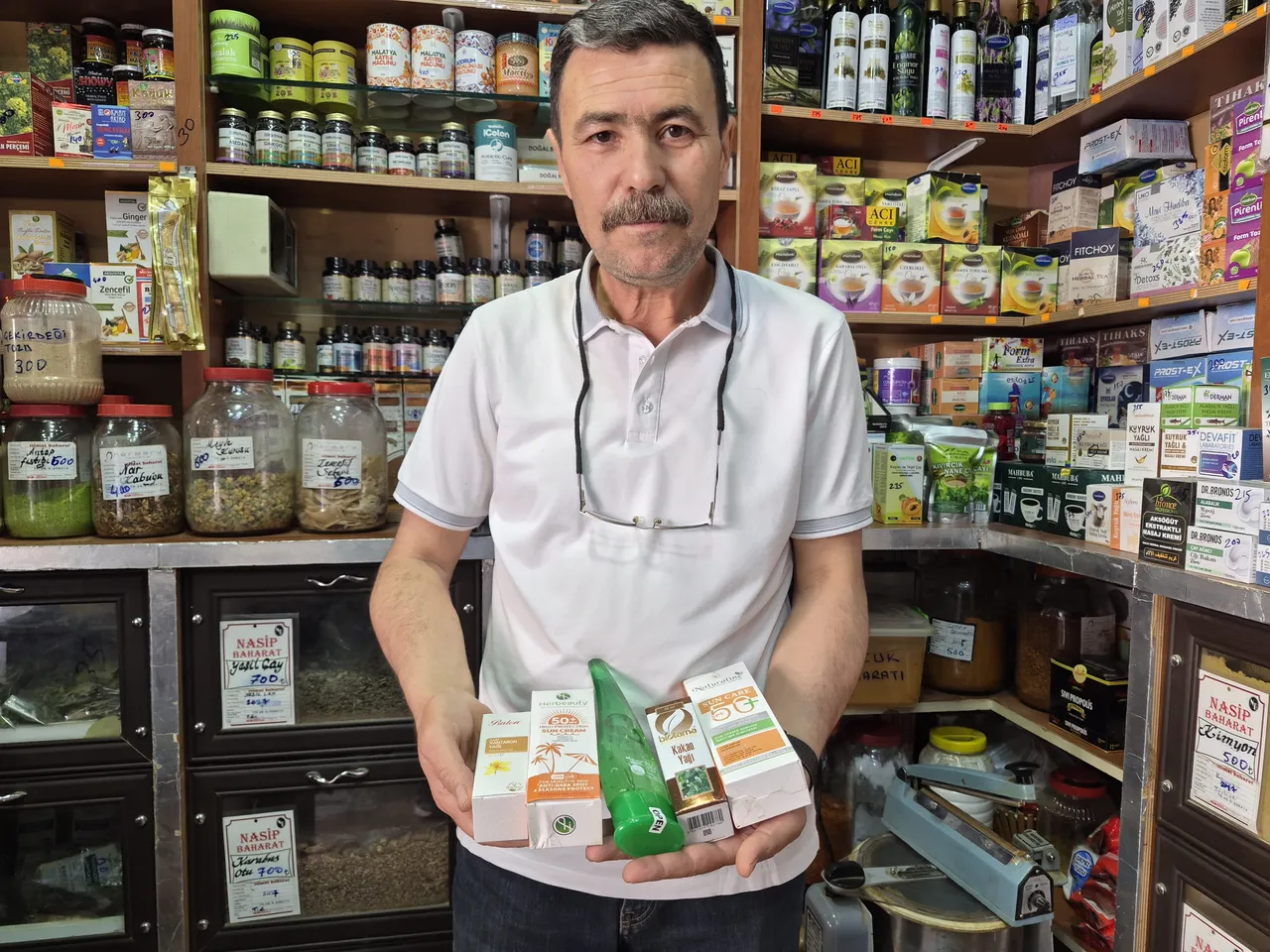 Güneş yanıklarına karşı doğal öneriler! Uzmanı tek tek açıkladı