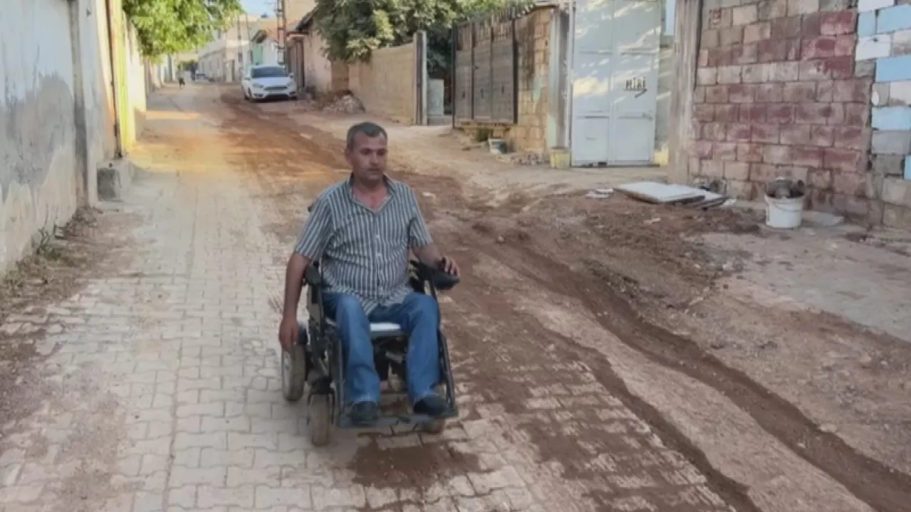 Hatayda şoförden engelli yolcuya büyük saygısızlık! ‘Hizmetçin miyim?’ deyip rampayı açmadı: Ceza yağdı