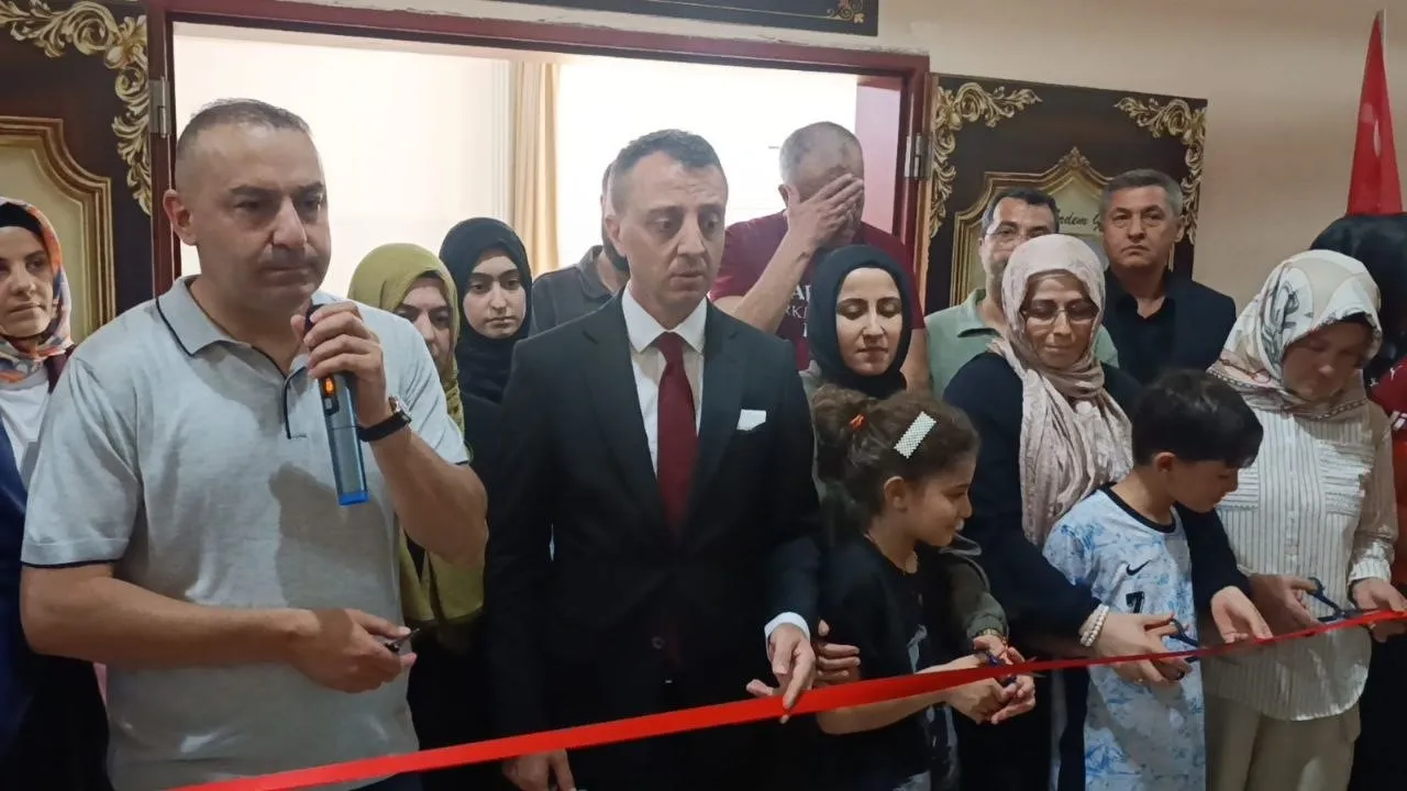 İsmi konferans salonuna verildi! Kahramanmaraş’ta okul saldırısında ölen Kerem Erdem Güngör’e duygulandıran vefa