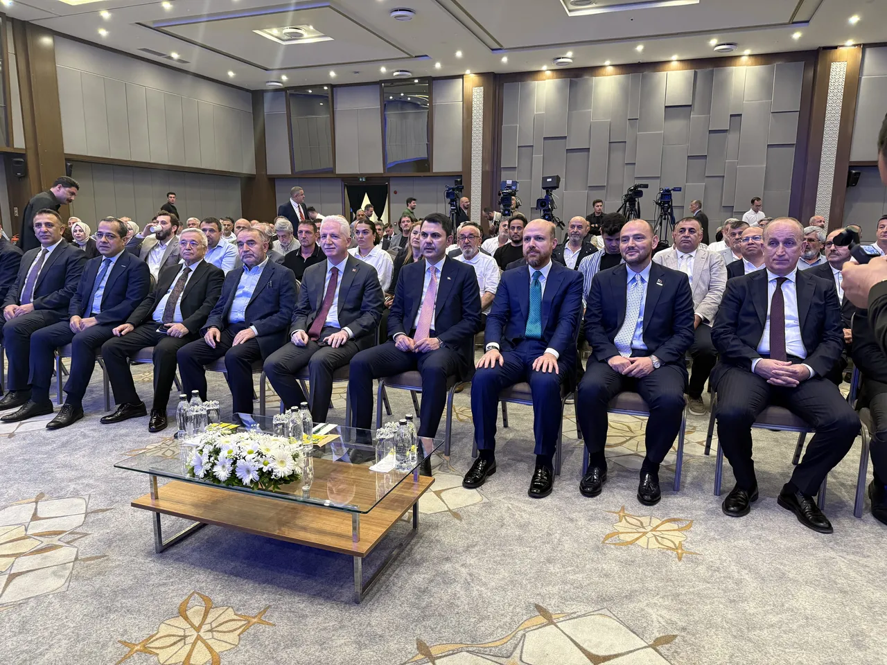 İstanbul'da merakla beklenen kiralık konutlar için Bakan Kurum tarih verdi: Anahtarlar eylülde teslim!