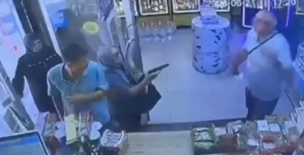 Eşini markette görünce tetiğe bastı! Silah tutukluk yapınca olanlar oldu