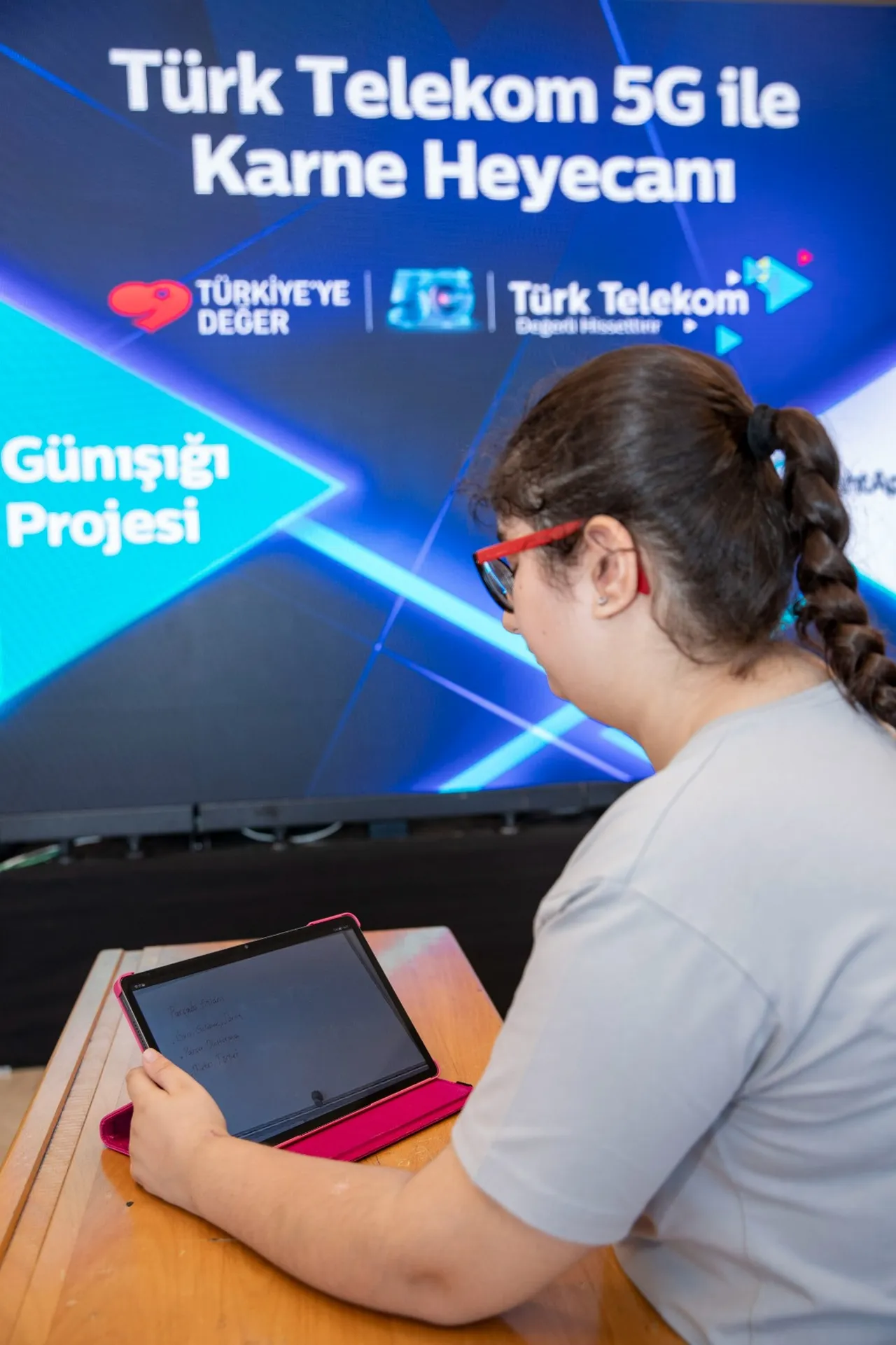 Türk Telekom, TahtApp uygulamasıyla çocuklara ışık oldu