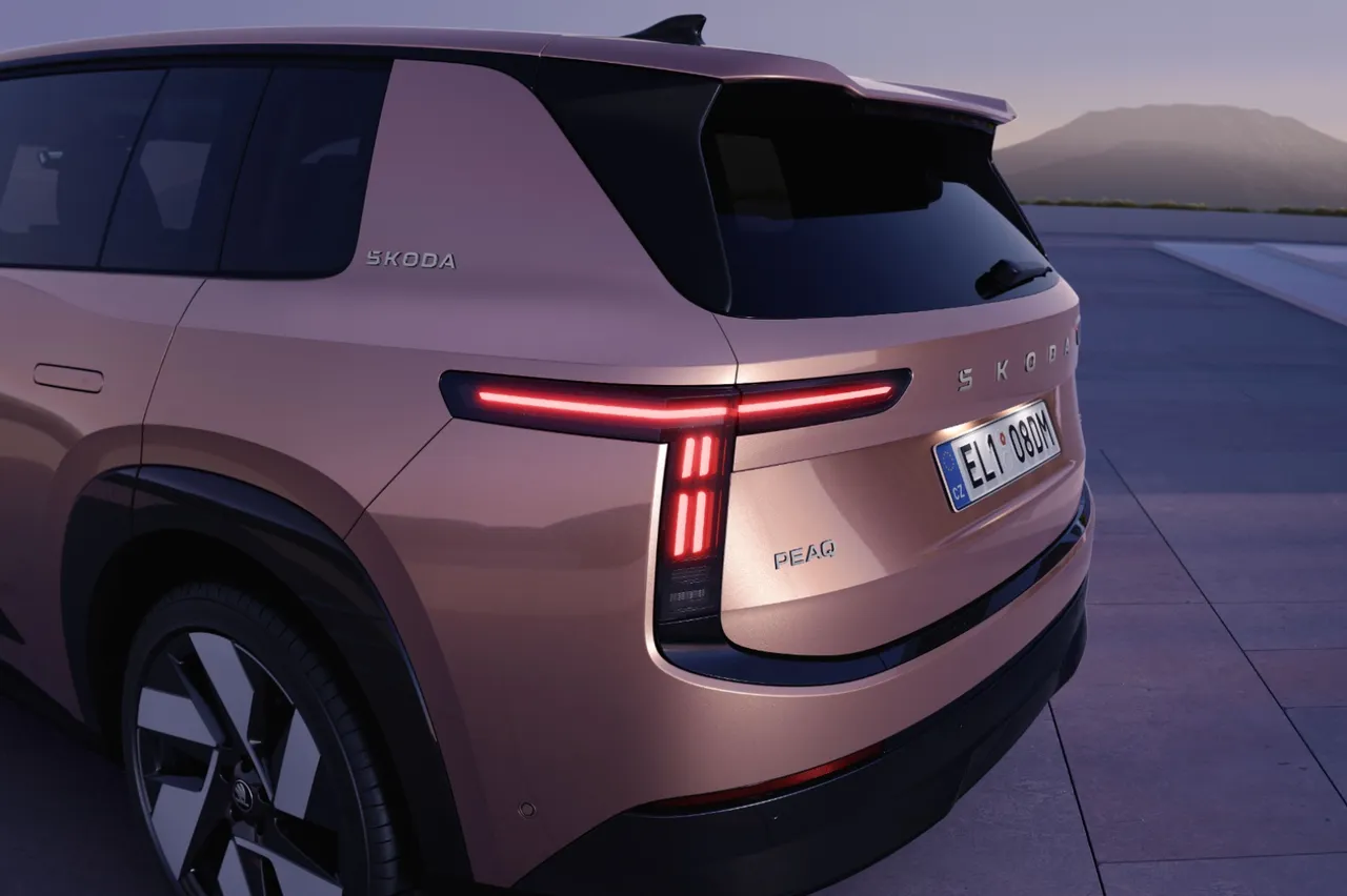 7 kişilik Skoda Peaq 