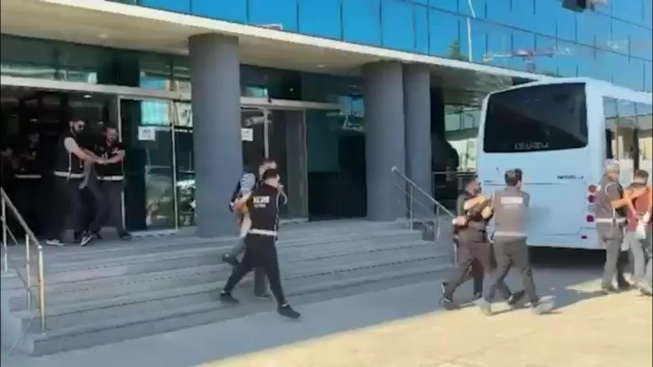 Daltonların adını kullanan örgüte büyük darbe! Evi böyle kurşunlayıp mesaj göndermişler