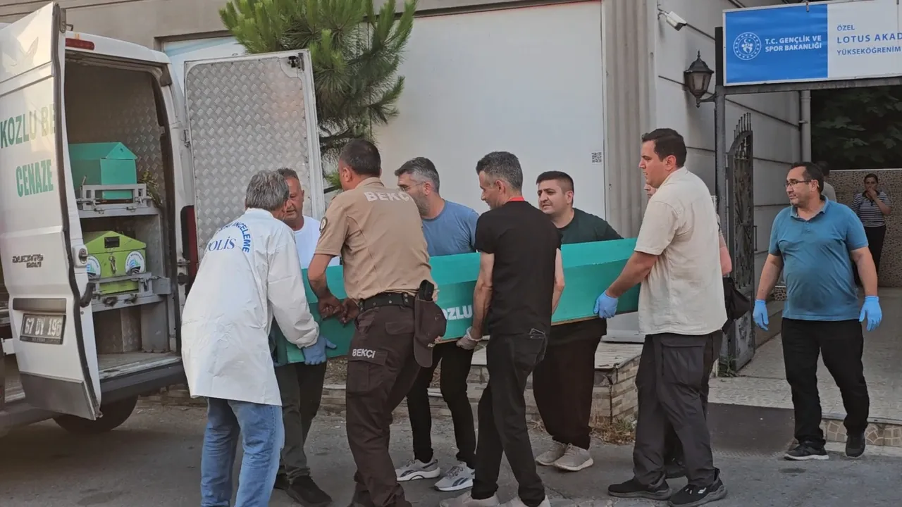 Eşyalarını toplamak için yurda gelmişti... Zonguldak'ta üniversite öğrencisi ölü bulundu