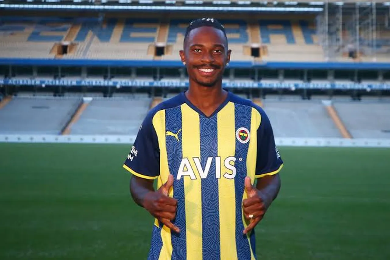 Fenerbahçe, Ocak 2025'te Lincoln Henrique'yi Acun Ilıcalı'nın sahibi olduğu Hull City'ye kiralamıştı.