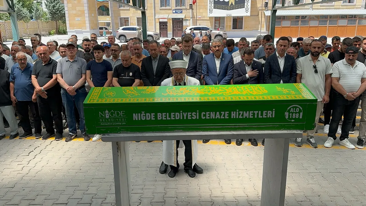 Havai fişek fabrikasındaki patlamada can vermişti! Cenazede kahreden detay