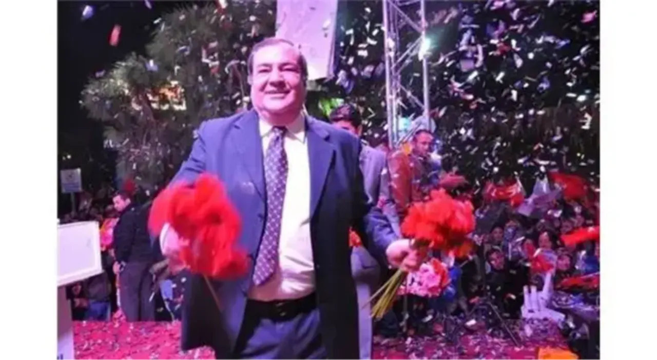 Kuşadası'nı 10 yıl yönetmişti... Eski Başkan Engin Berberoğlu hayatını kaybetti