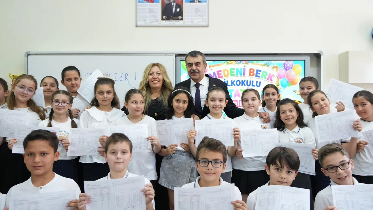 Millî Eğitim Bakanı Yusuf Tekin: Çocuklarınıza davranışınızla örnek olun