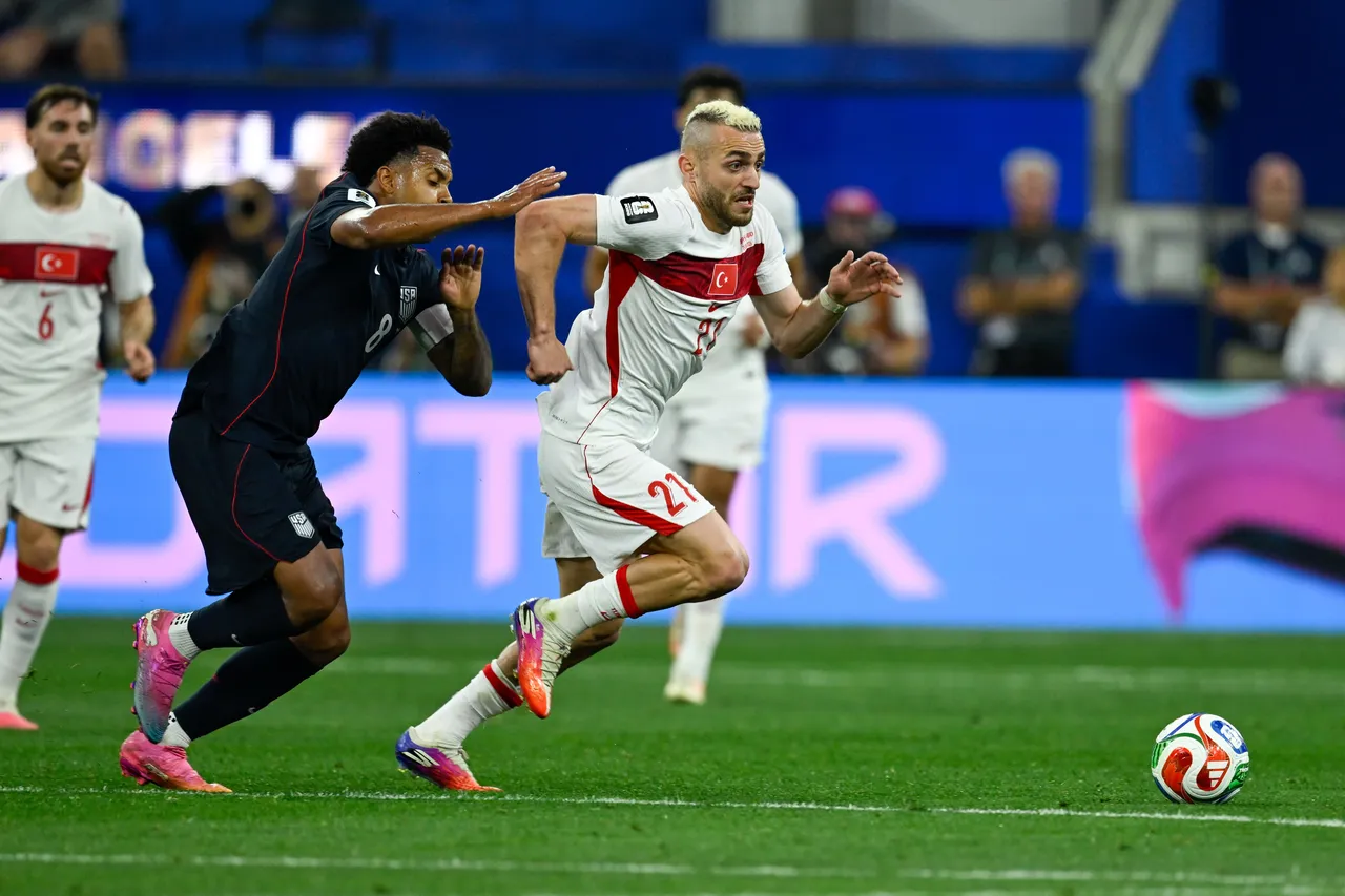 Teselli ikramiyesi! Türkiye, ev sahibi ABDyi yenerek 2026 FIFA Dünya Kupasına veda etti