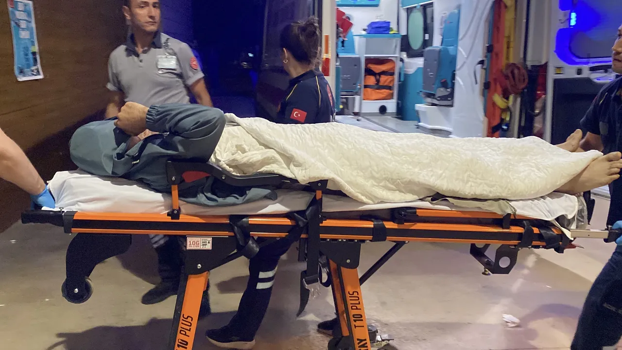 Toprak bastı  tartışması kanlı bitti! İnegölde tartışmalı gelenek devam ediyor