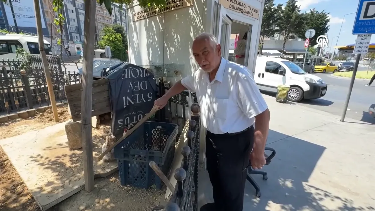 Akbil basanların durup izlediği durak! İstanbul kaosunun ortasında sürpriz manzara
