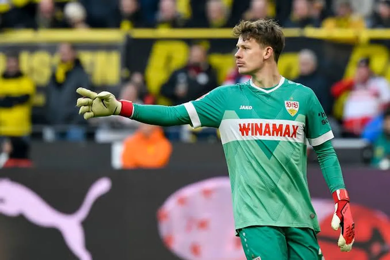 Alman file bekçisi Alexander Nübel