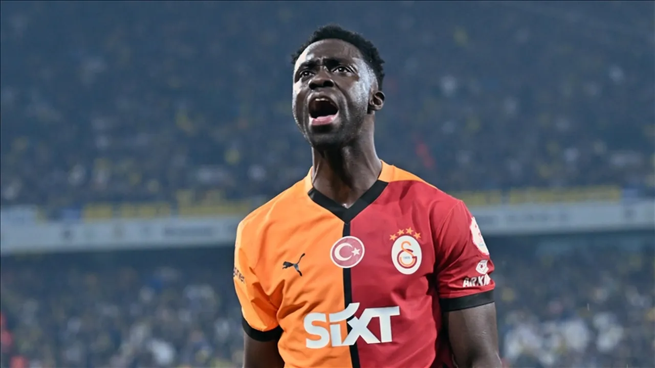 Galatasaray'ın deneyimli savunmacısı Davinson Sanchez