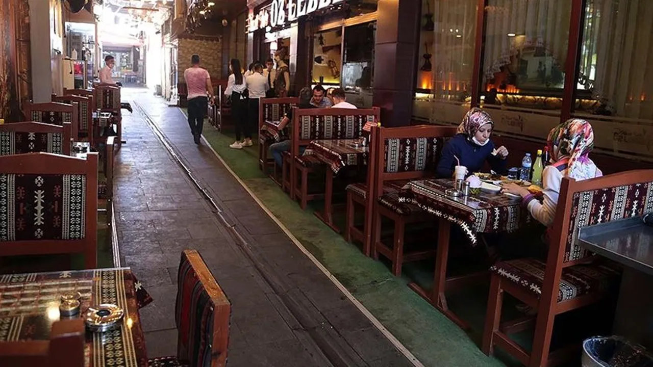 Kafe ve restoranlarda yeni dönem! Artık menülerde o bilgi de yer alacak