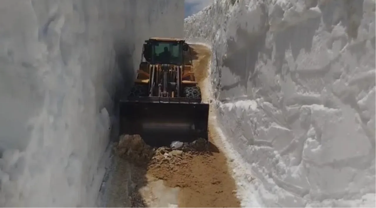 Kar kalınlığı 6 metre!