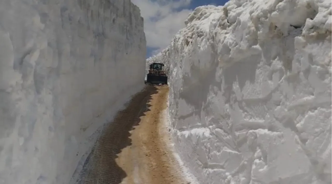 Kar kalınlığı 6 metre!