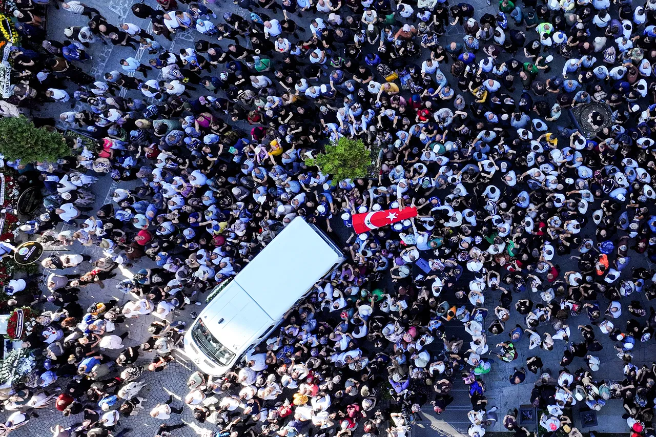 Yeşilçam efsanesi Kadir İnanır son yolculuğuna uğurlandı