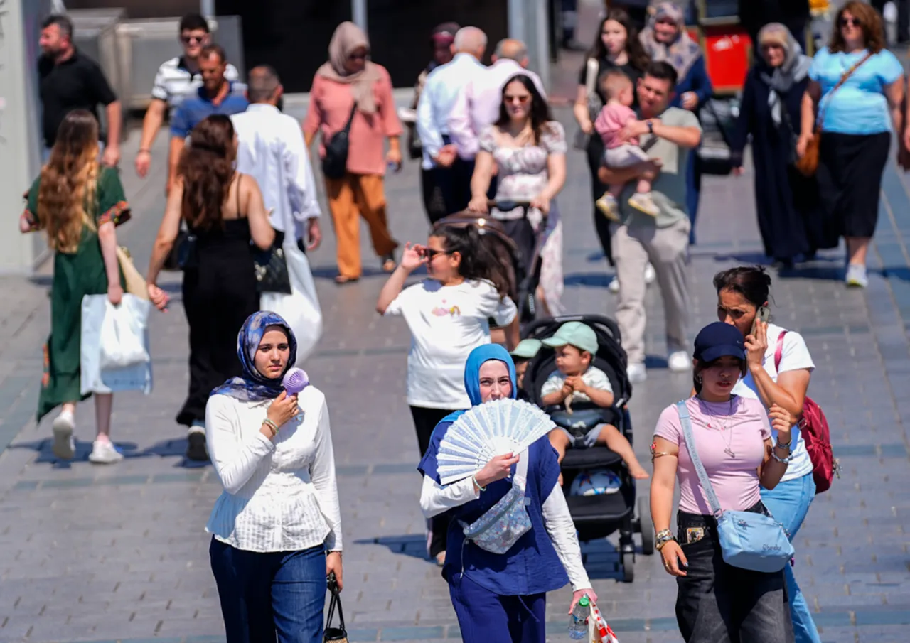 Avrupa kavruluyor, sıra Türkiye'de! Uzman isim tarih verdi: Sıcaklıklar rekor kıracak