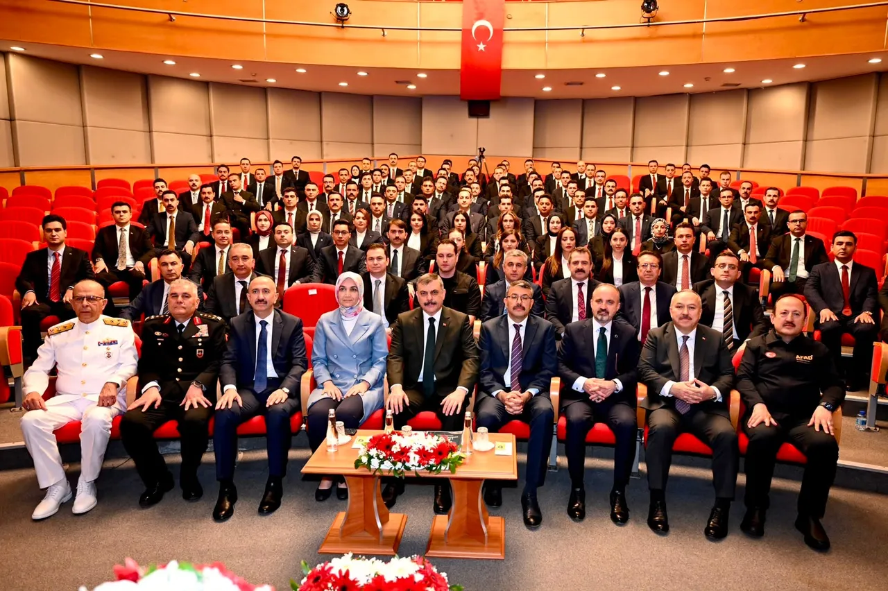 Bakan Çiftçi'den kaymakam adaylarına: Sosyal medyayı şov amaçlı kullanmayın