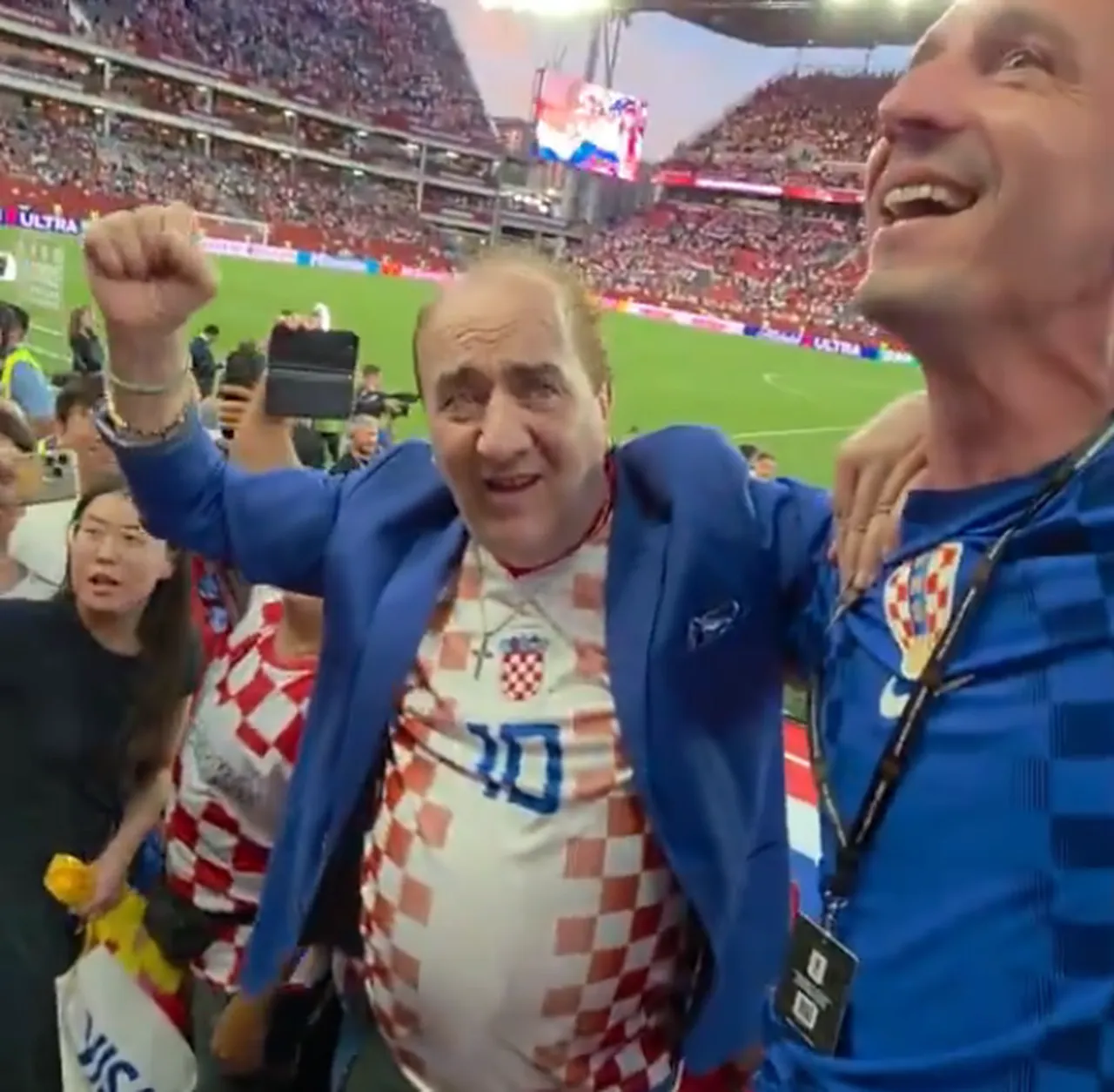 Hırvat şarkıcı Mladen Grdovic