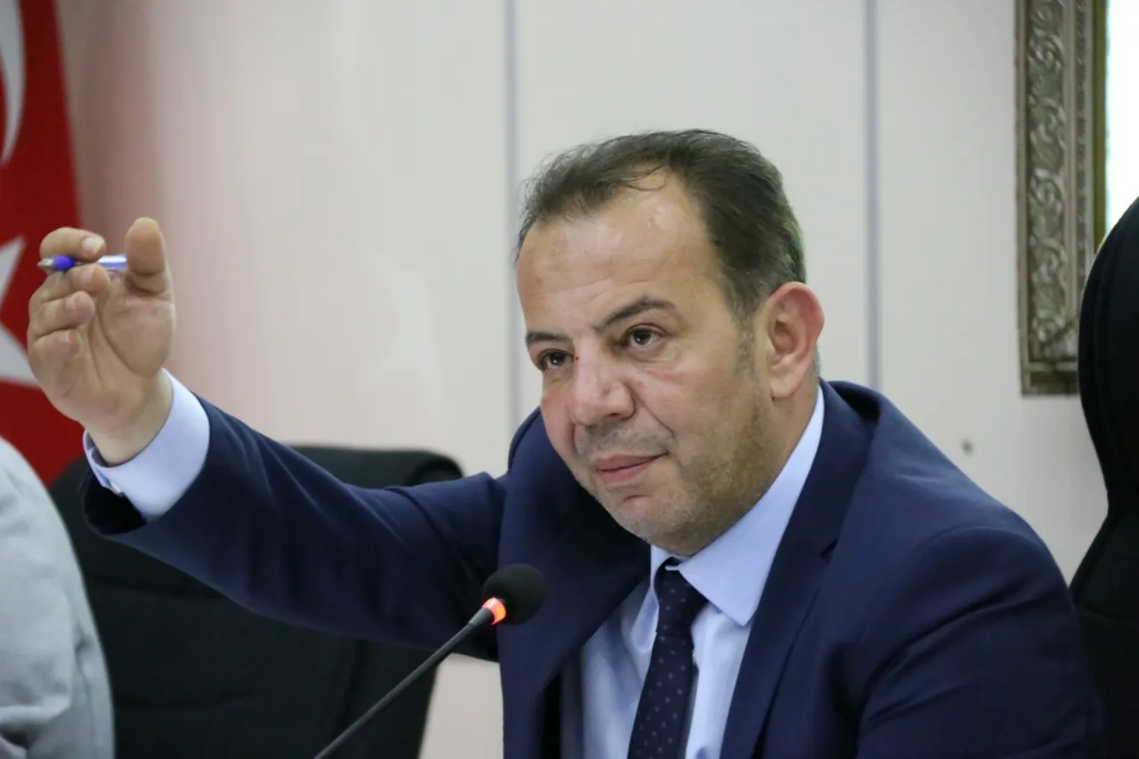 Tanju Özcan'a 'cinsel saldırı' dosyasından tahliye