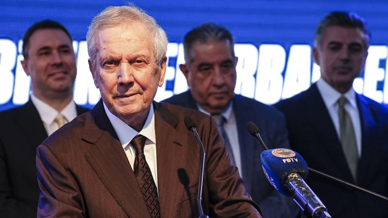 Aziz Yıldırım'dan Hakan Safi'ye transfer göndermesi