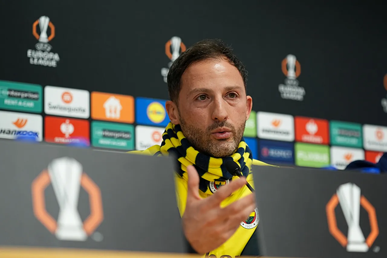 Domenico tedesco, Fenerbahçe'de TFF Süper Kupa şampiyonluğu yaşadı.