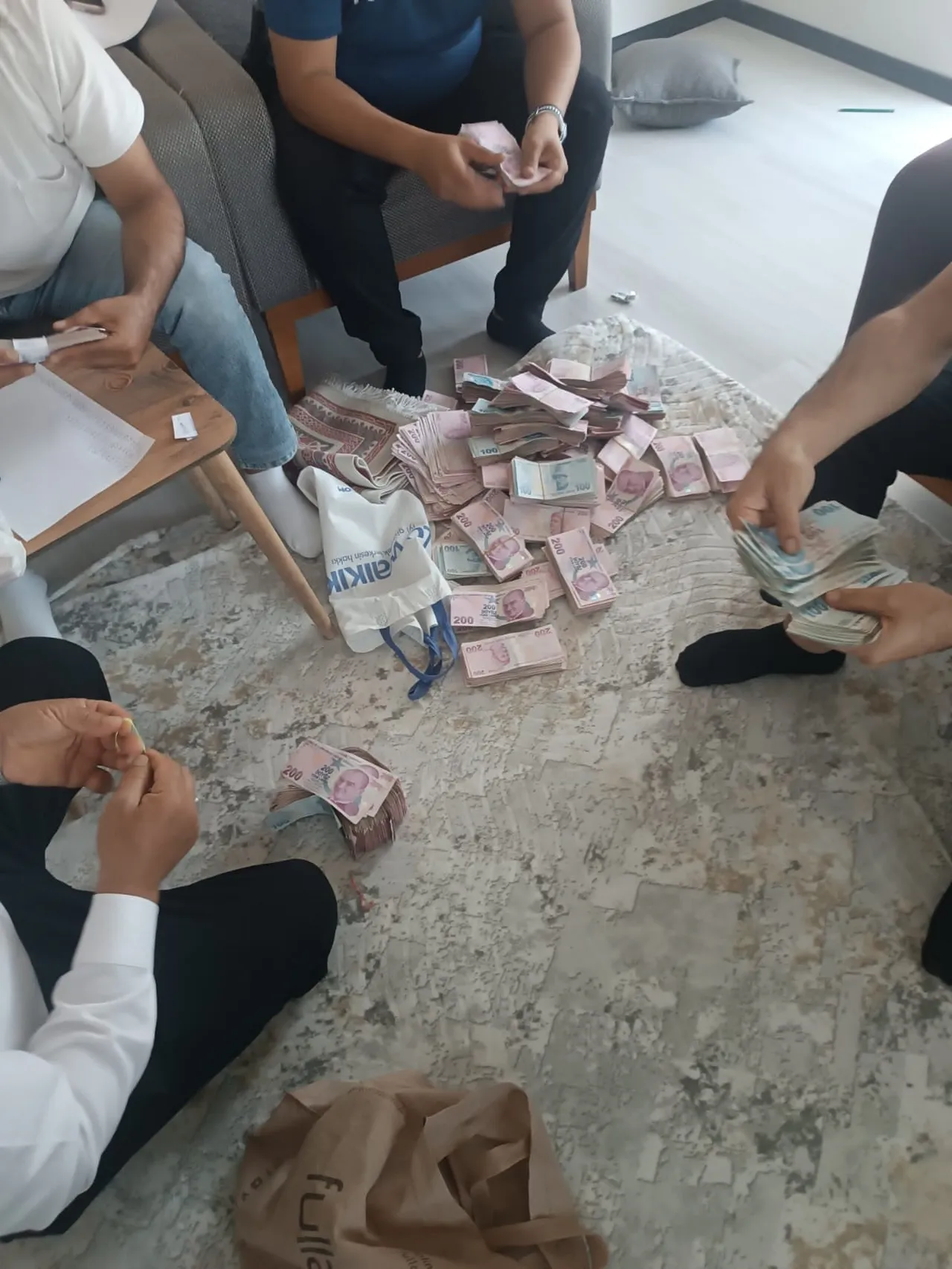 Kumar oynayana ceza! Yasa dışı bahiste artık sadece oynatanlar yanmıyor