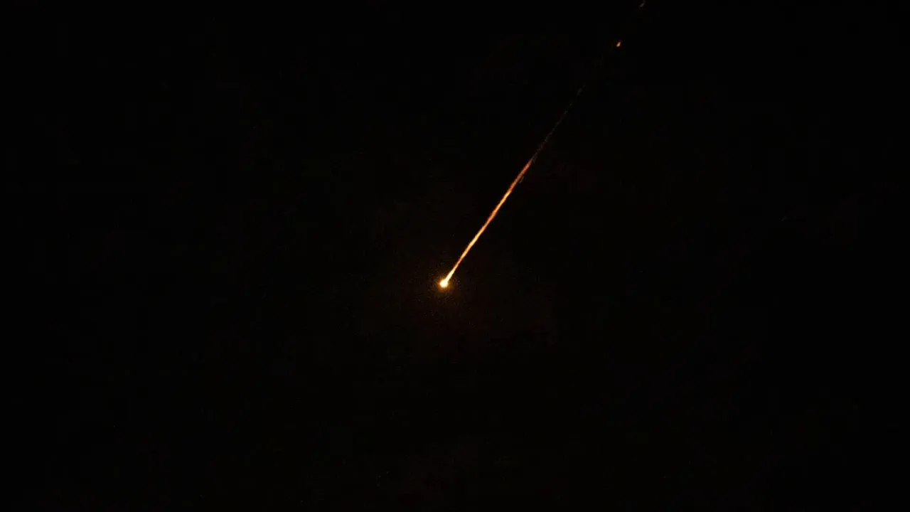 Kuveyt'te füze alarmı! Hava savunma sistemleri devrede