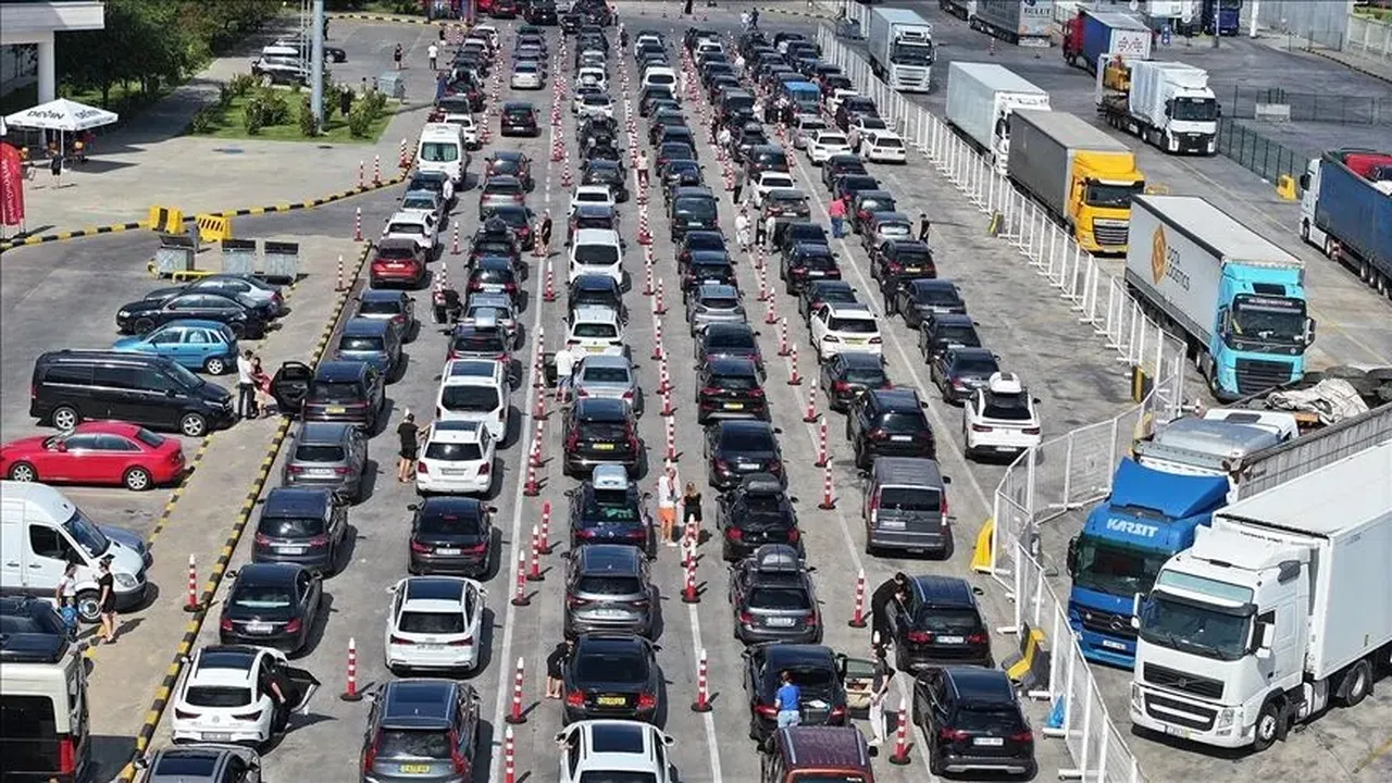 Geliyorlar ama harcamıyorlar! Avrupa’daki Türkleri bekleyen esnaf hayal kırıklığı yaşıyor