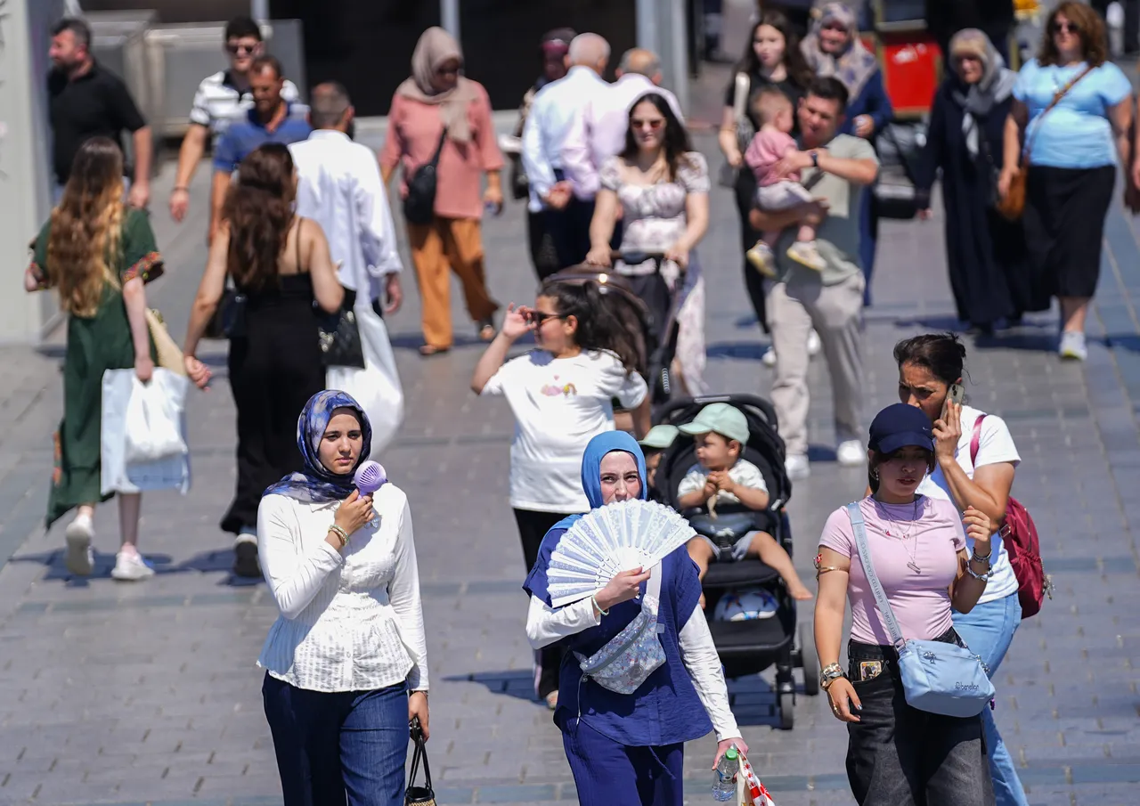 İstanbul Valiliği'nden hayati uyarı, saat verildi: Evden dışarı çıkmayın...