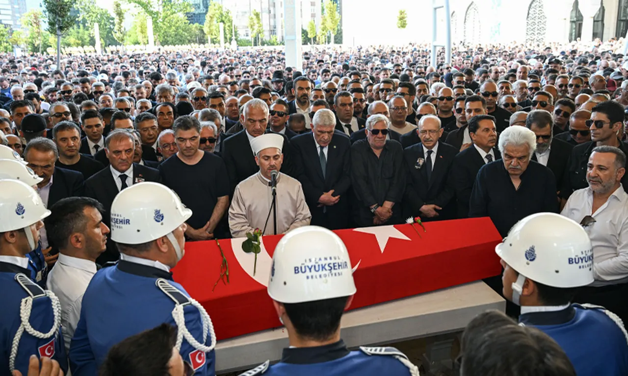 Kadir İnanır sorulunca kelimeler boğazında düğümlendi! Türkan Şoray’ın zor anları
