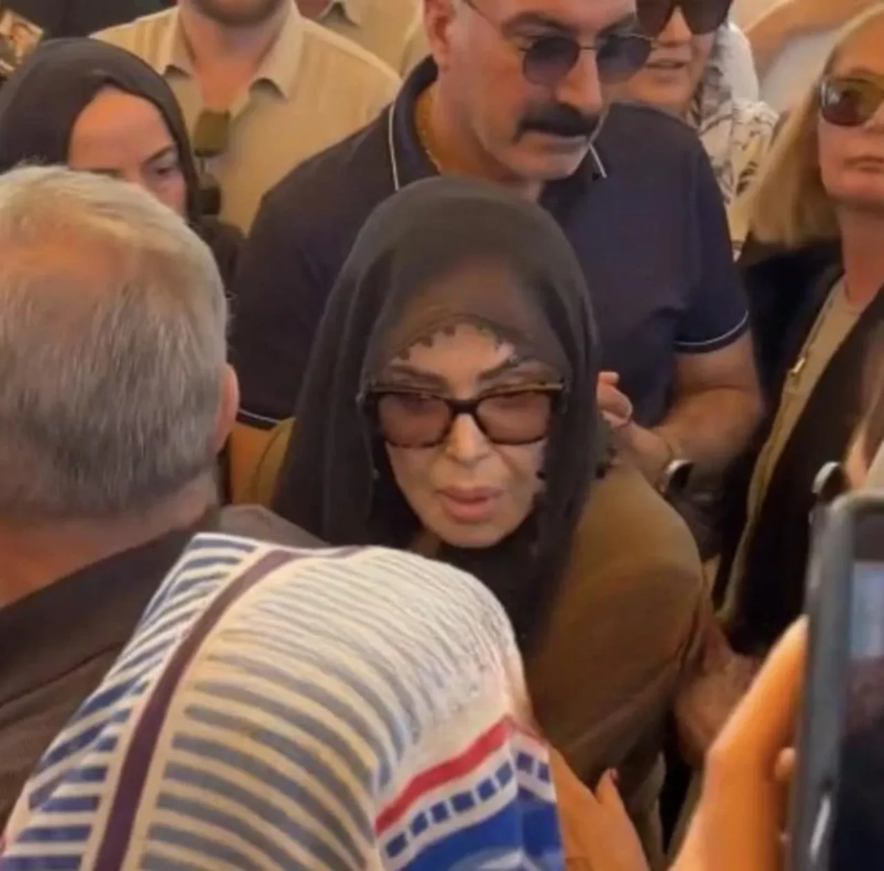 Kadir İnanır sorulunca kelimeler boğazında düğümlendi! Türkan Şoray’ın zor anları