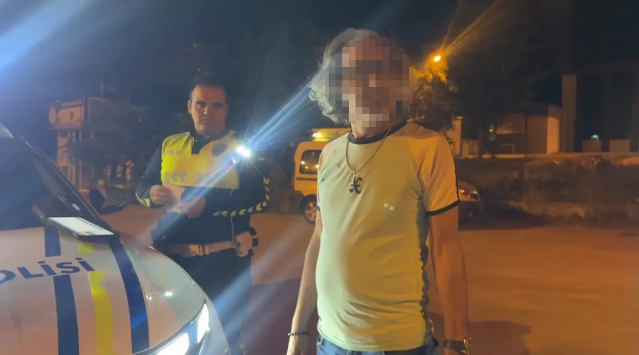 Kendi kendini ele verdi! Polise ‘Kolay gelsin’ demeye geldi, 3.28 promil alkollü çıktı