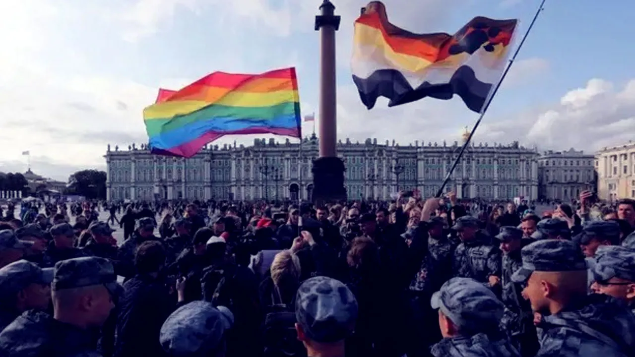 LGBT terörüne ilk darbe! 