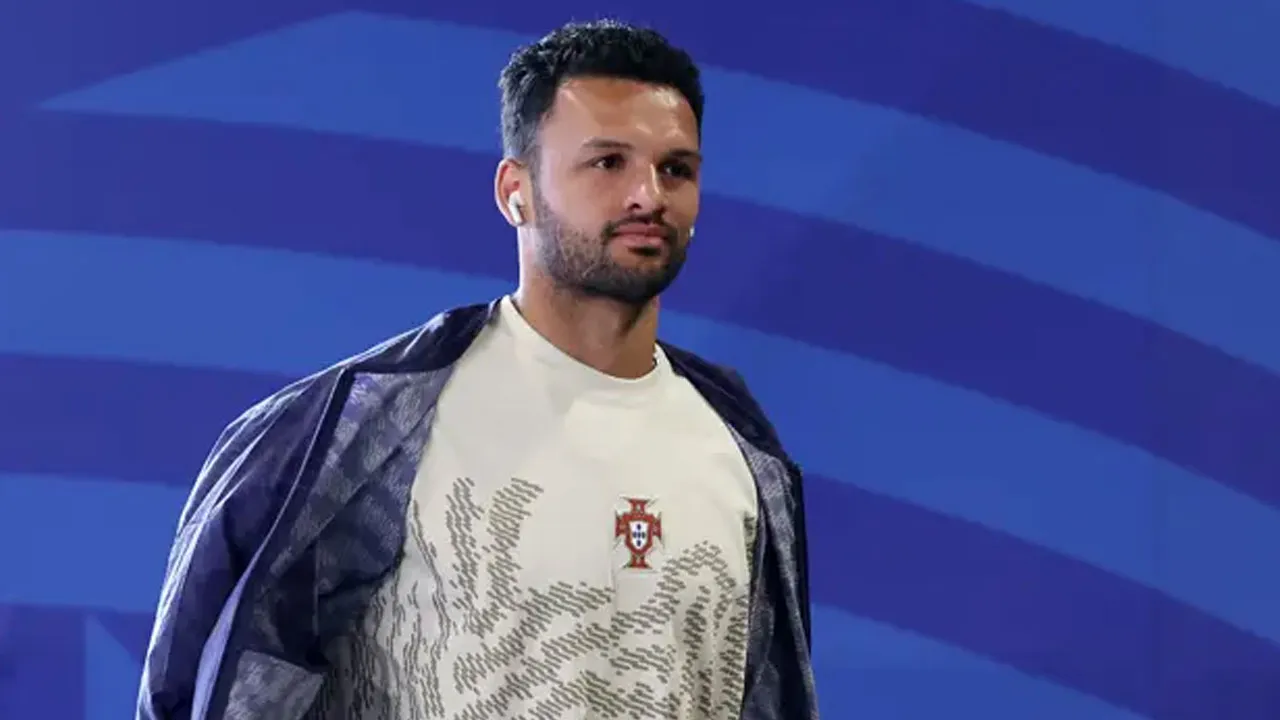 Milan rekor transferi resmen duyurdu