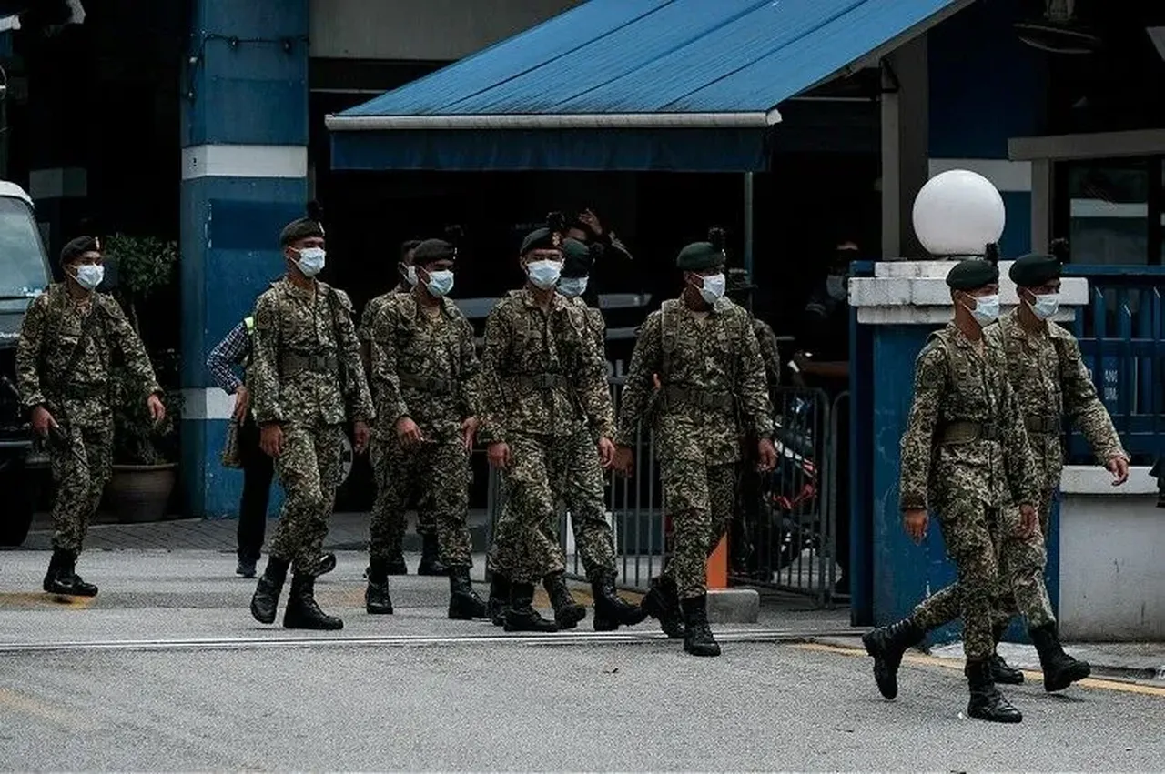 Okullarda akran zorbalığına karşı yeni önlem! Emekli askerler göreve getiriliyor