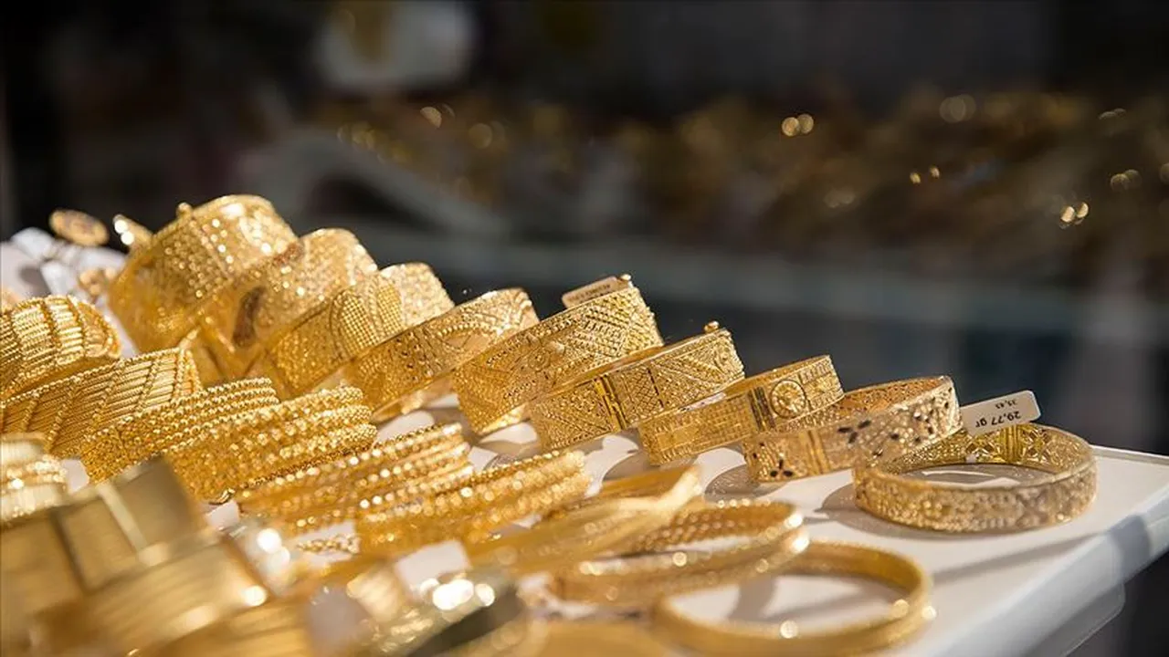 20 bin liraya milyonluk görünüm! Altın takı rotası değişti: Düğünlerin yeni tercihi imitasyon!