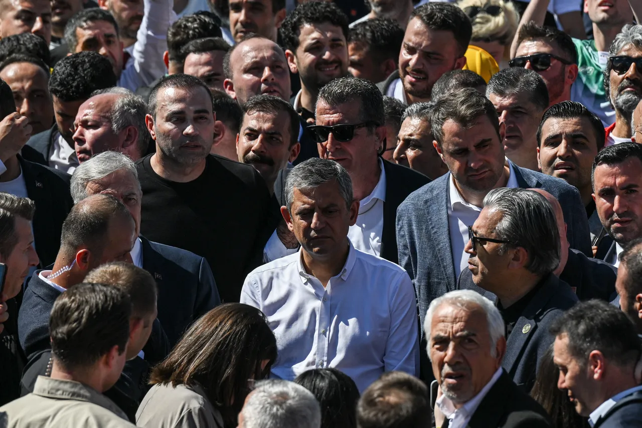 Bahçeli'den Özel'e zehir zemberek sözler: Ergen devrimciliği!