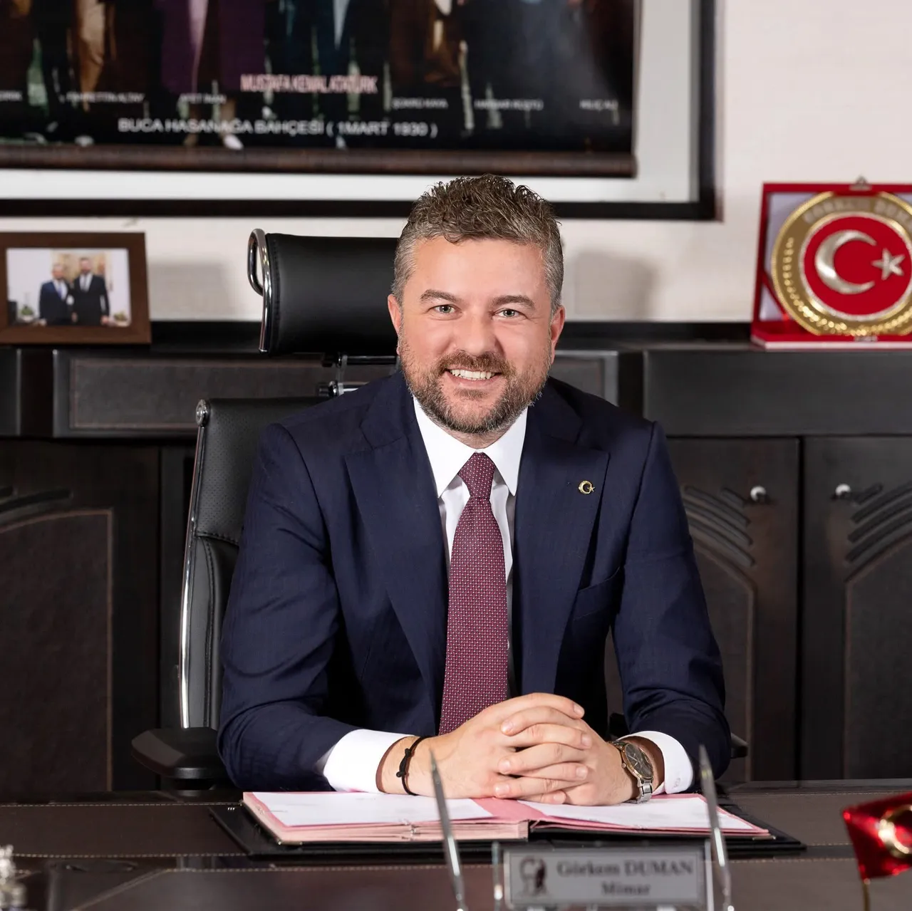 Buca Belediyesi'ne operasyonda çarpıcı detay: Memurun 13 yarış atı varmış!