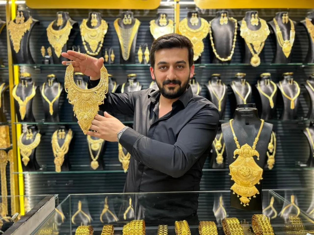 Düğün takılarında yeni dönem! Gelinler akın ediyor, göz doldurmak için var...