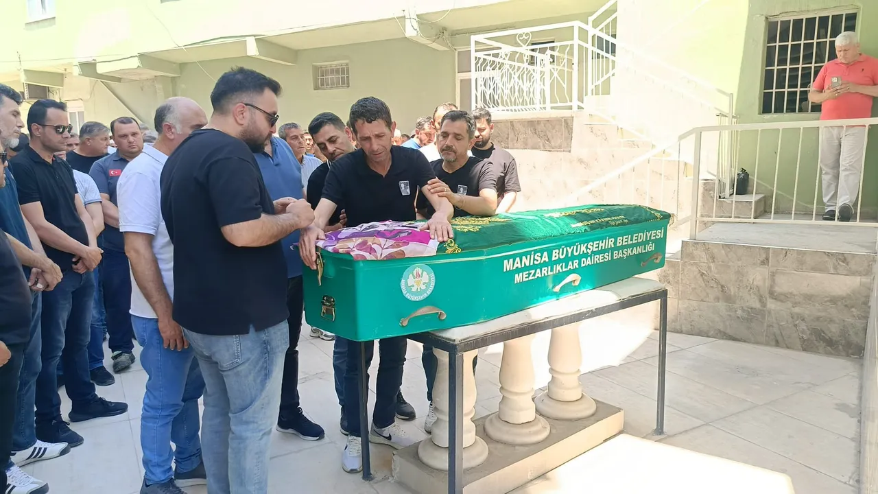 Hikâyesi yürek dağladı! Otobüs kazasında ölen Zehra Eyiol’a acı veda, kardeşi kanseri yeni yenmiş