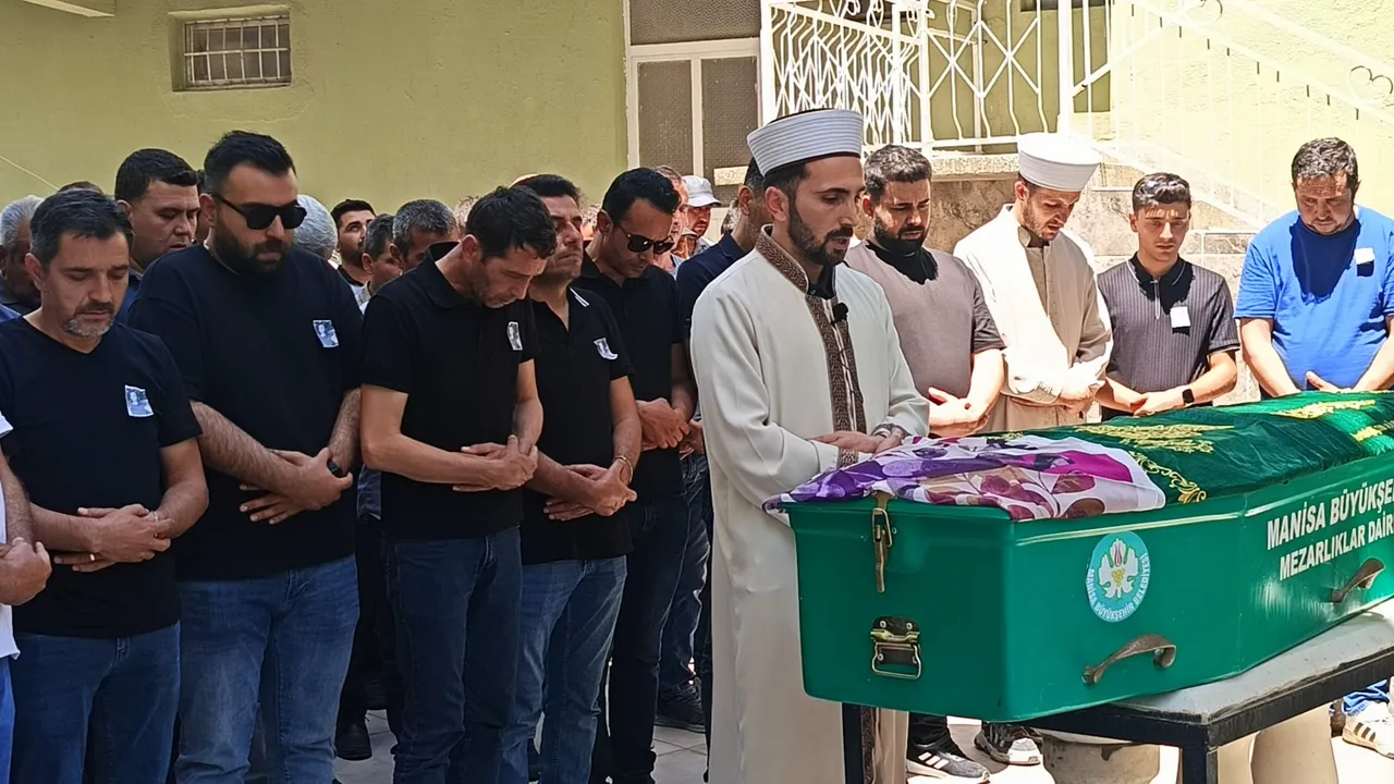 Hikâyesi yürek dağladı! Otobüs kazasında ölen Zehra Eyiol’a acı veda, kardeşi kanseri yeni yenmiş