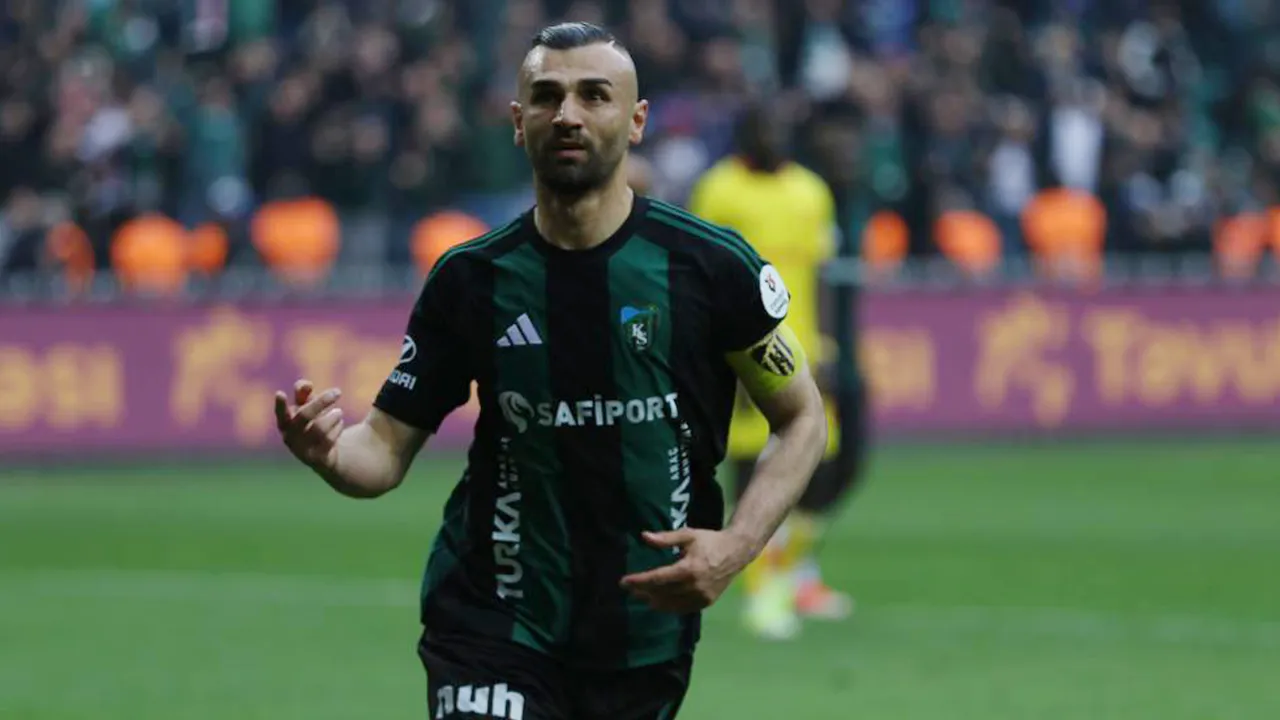 Kocaelispor'da bir ayrılık daha: Yeni yolculuğunda başarılar