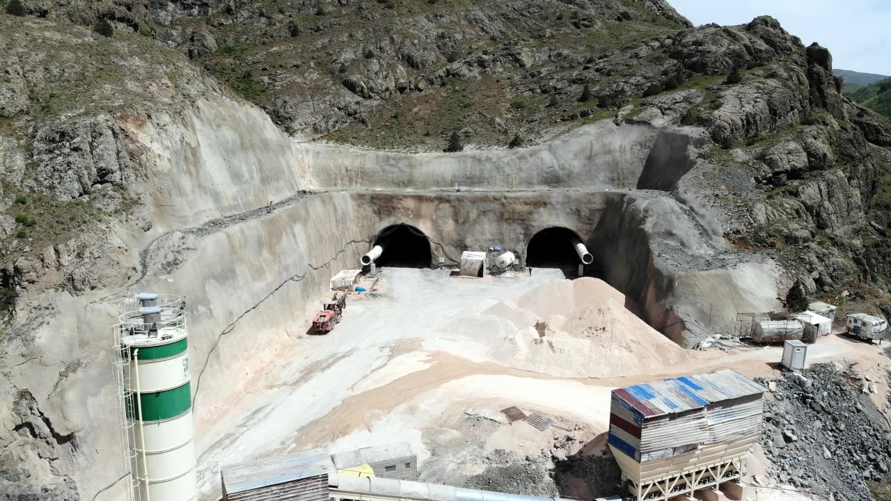 Kop ve Vauk tünellerinde geri sayım! Yol 32 kilometre kısalacak, 50 dakika tasarruf sağlanacak
