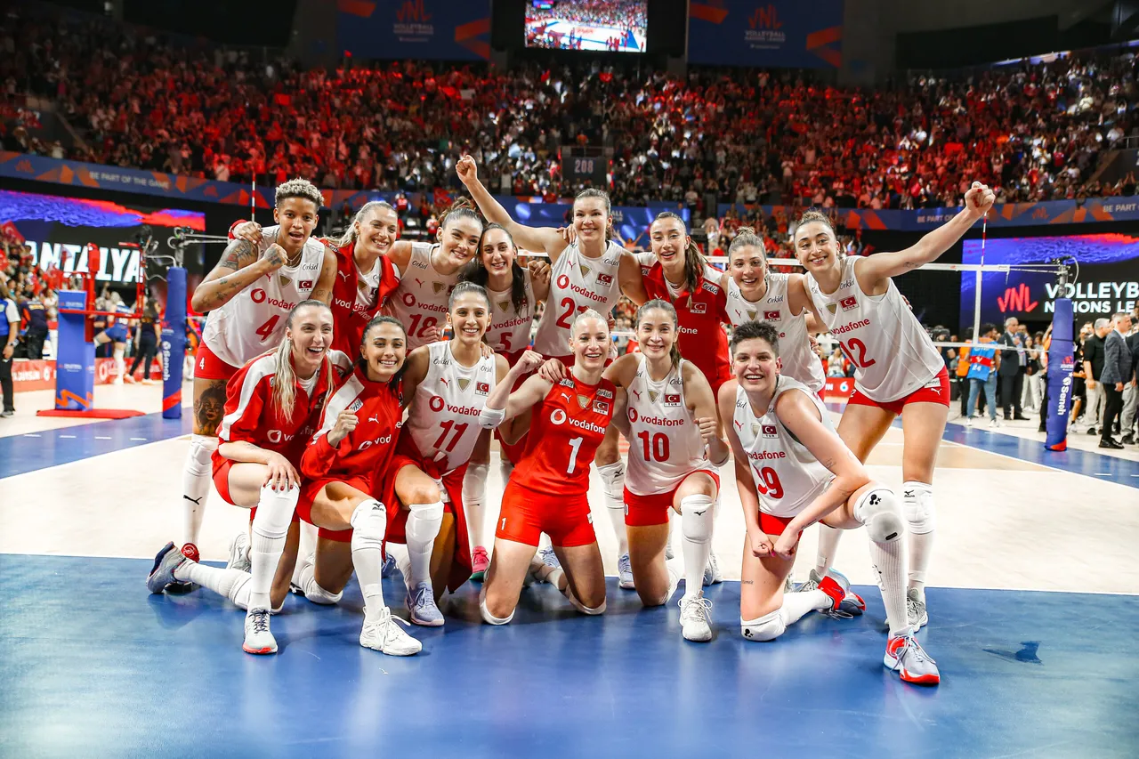 Türkiye-Hollanda voleybol maçı canlı yayın hangi kanalda, nerede izlenir, saat kaçta? Filenin Sultanları ikinci maçına çıkıyor!